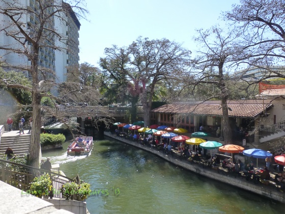 Restaurants along the Rio