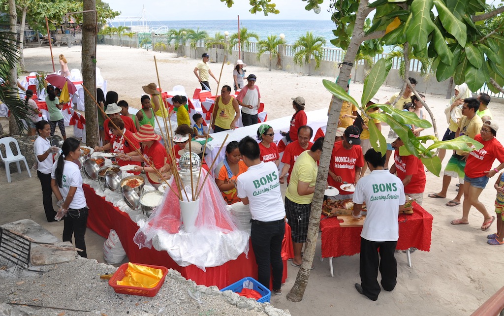 Em Mo Sandalo Family Reunion