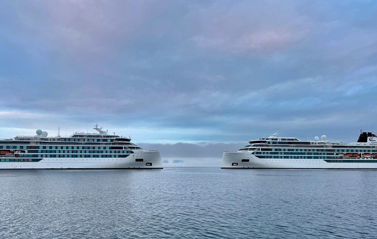 Meeting of Viking Octantis and Viking Polaris